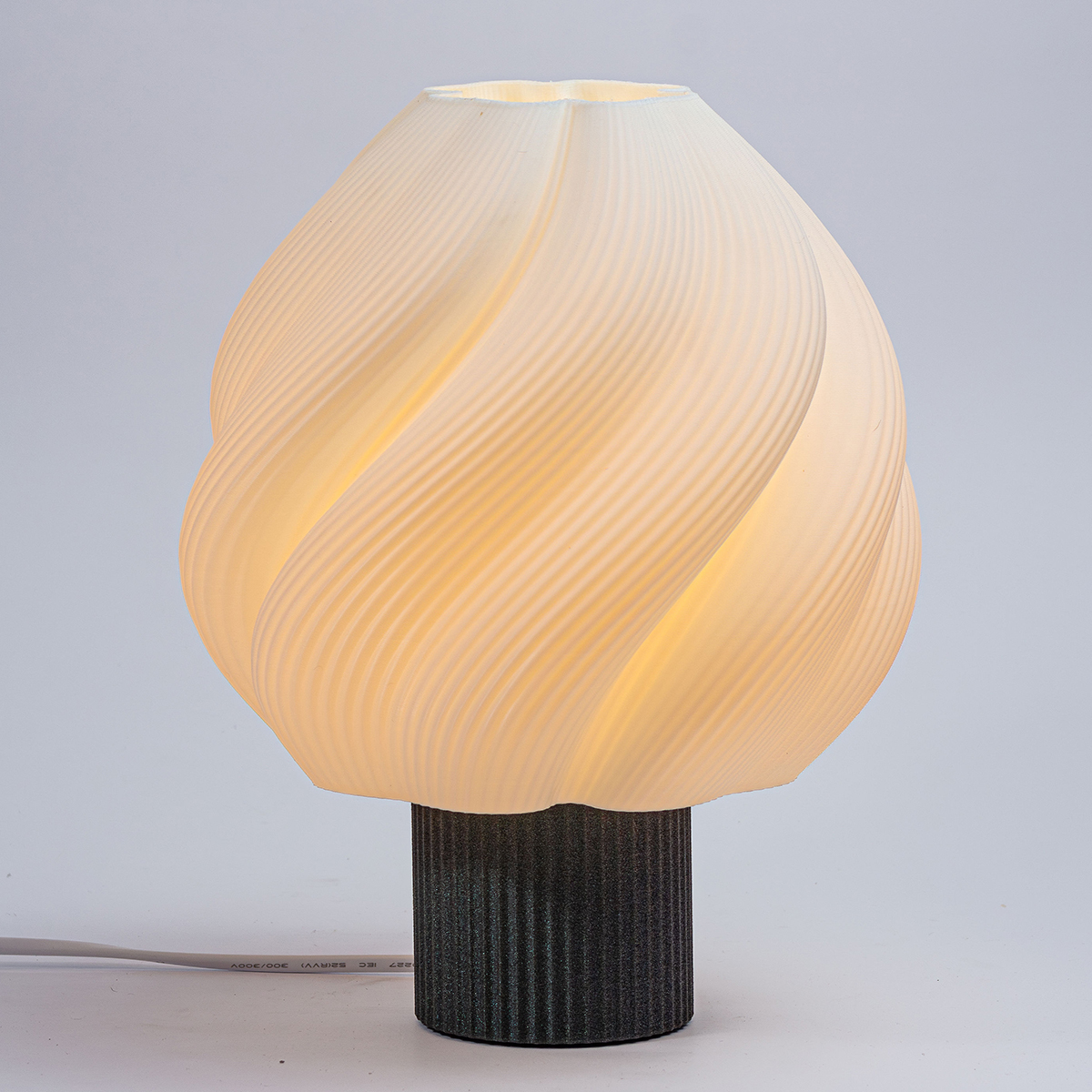 Lámpara de mesa, Cimosa, Lumiere. Lámpara impresión 3D en Venezuela. 