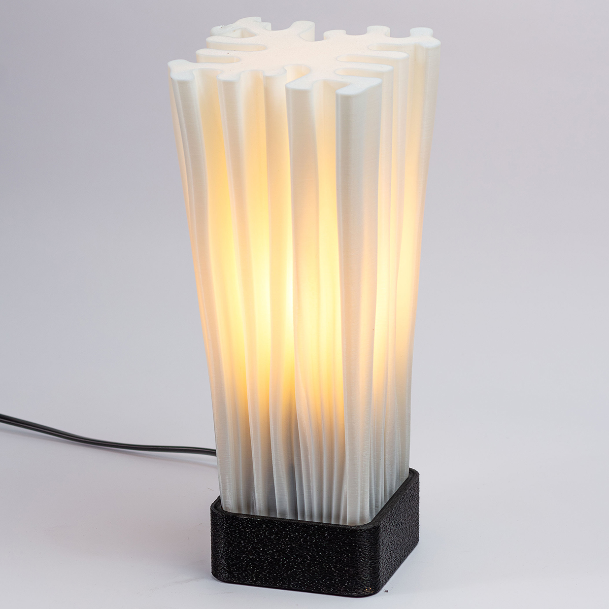 Lámpara de mesa, Anemona, Lumiere. Lámpara impresión 3D en Venezuela. 