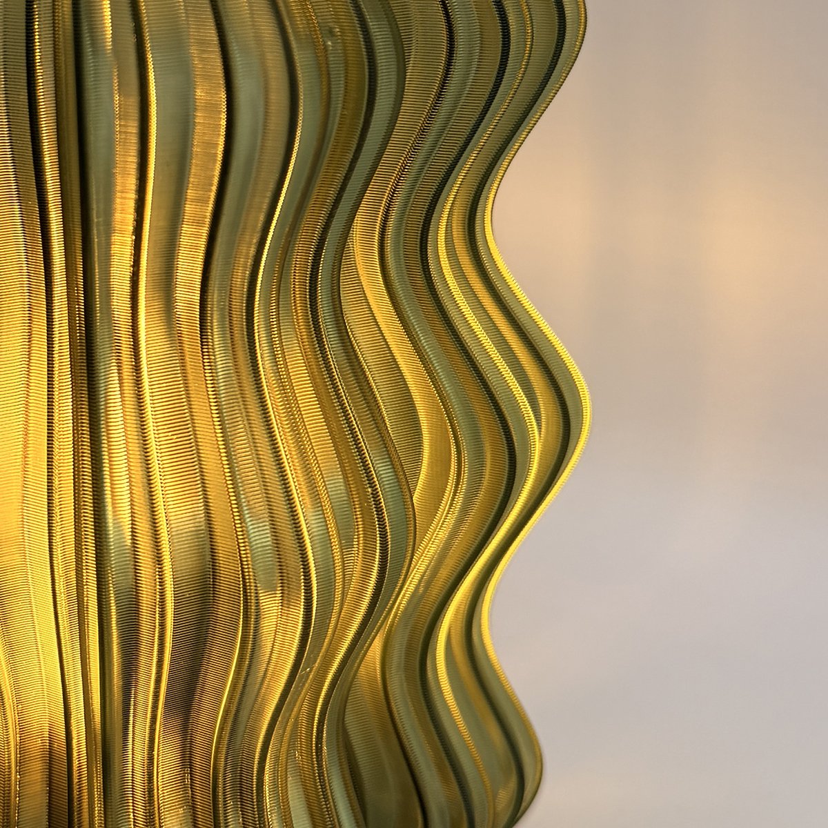 Lámpara de mesa, Koshy Oliva, Lumiere. Lámpara impresión 3D.