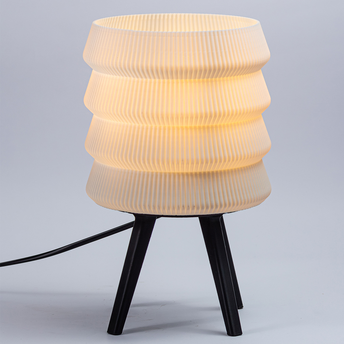 Lámpara de mesa, Kaoru, Lumiere. Lámpara impresión 3D en Venezuela. 